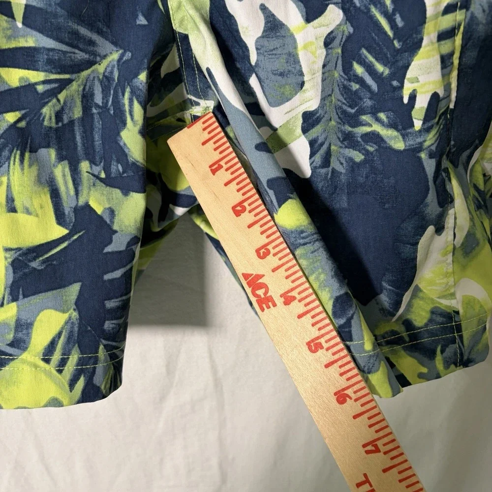 The North Face Men Activewear Shorts 2XL Blue Floral Hawaiian Mesh 7 in‎ Inseam